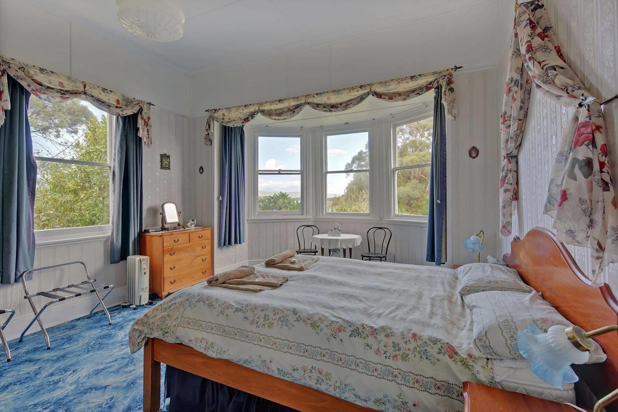 Strahan Wilderness Lodge Екстериор снимка